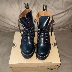 Dr Martens - Leona Black Smooth Boots